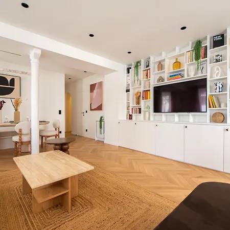 Stylish Flat In Paris' Center *