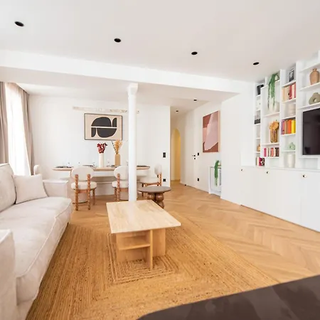 Stylish Flat In Paris' Center *
