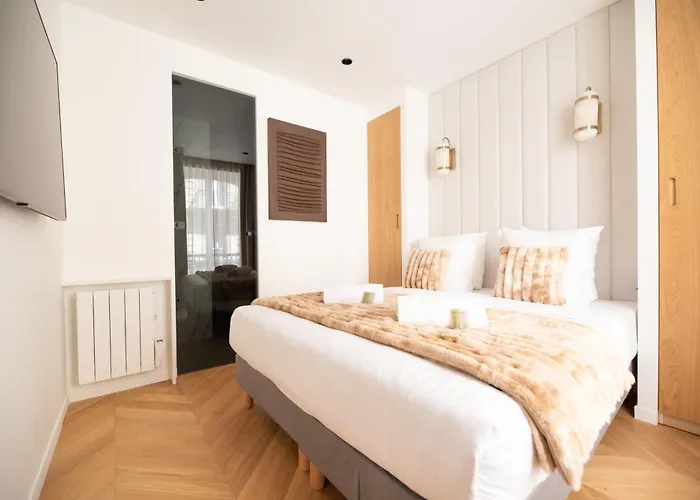 Stylish Flat In Paris' Center Parijs