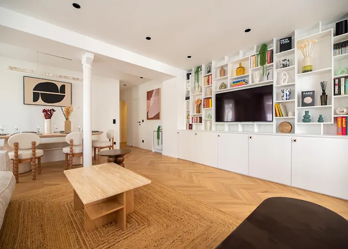 Stylish Flat In Paris' Center *